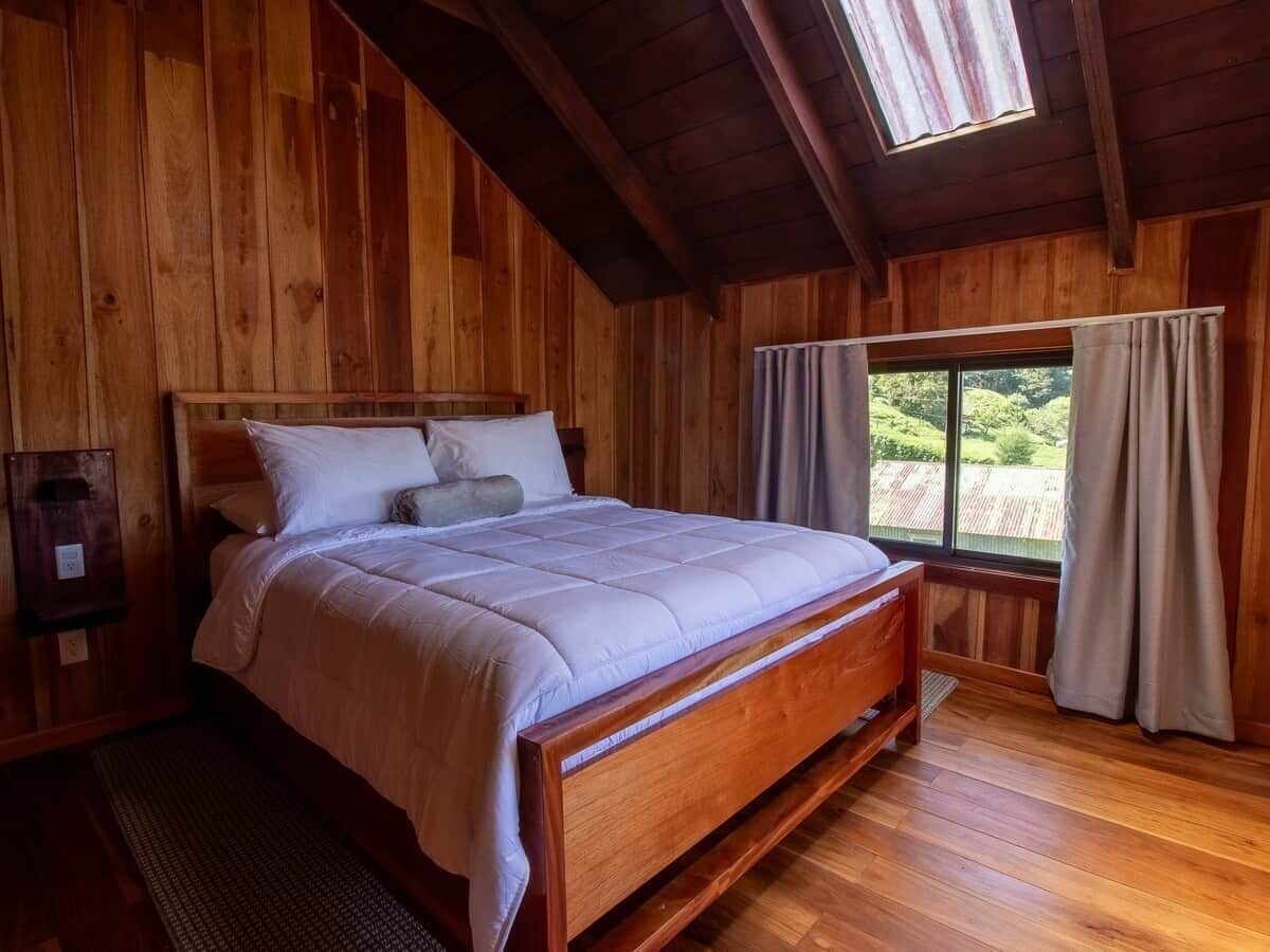 4 Schlafzimmer, Zimmersafe, Schreibtisch, Bügeleisen/Bügelbrett