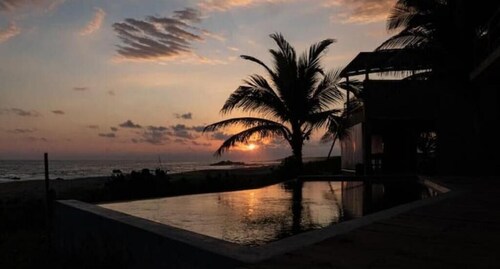 Casa UtopiAmar: stunning front beach house in Oaxaca 