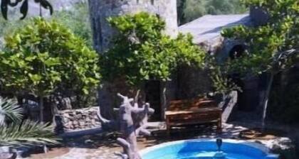 Fort Mughaibar Resort