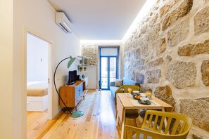 1 soverom, strykejern/-brett, internettilgang og sengetøy