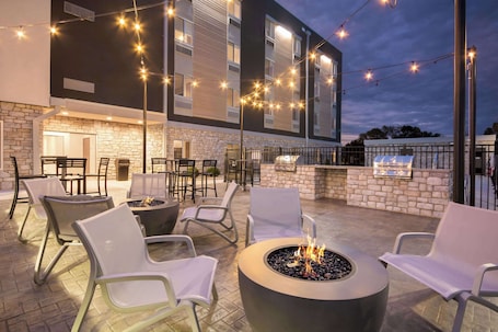 Property amenity. Everhome Suites Lexington - Horse Park