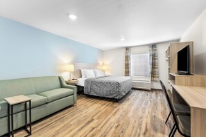 Suite, 1 King-Bett und Schlafsofa, Nichtraucher | Schreibtisch, laptopgeeigneter Arbeitsplatz, kostenloses WLAN