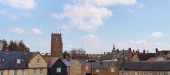 2 bedroom accommodation in Towcester