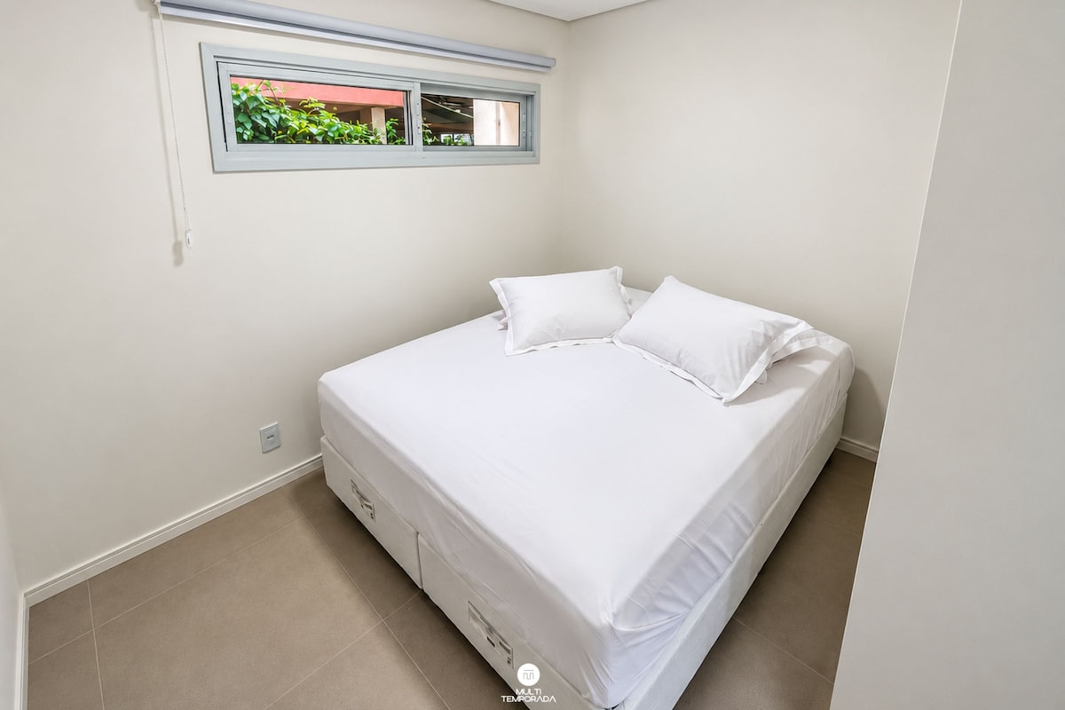 Encantado com Jacuzzi - Villa Verde Bangalô | Roupas de cama premium, cortinas blackout, Wi-Fi de cortesia