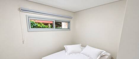 Encantado com Jacuzzi - Villa Verde Bangalô | Premium bedding, blackout drapes, WiFi (free), individually decorated