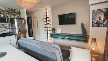 Bungalow, Jetted Tub, Lake View | Living area | 43-inch Smart TV with digital channels, Netflix, pay movies