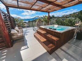 Bali com Jacuzzi - Villa Verde Bangalô | Banheira de hidromassagem particular
