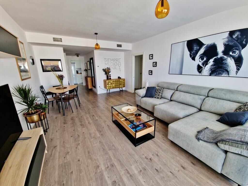 Una televisión, una videoteca