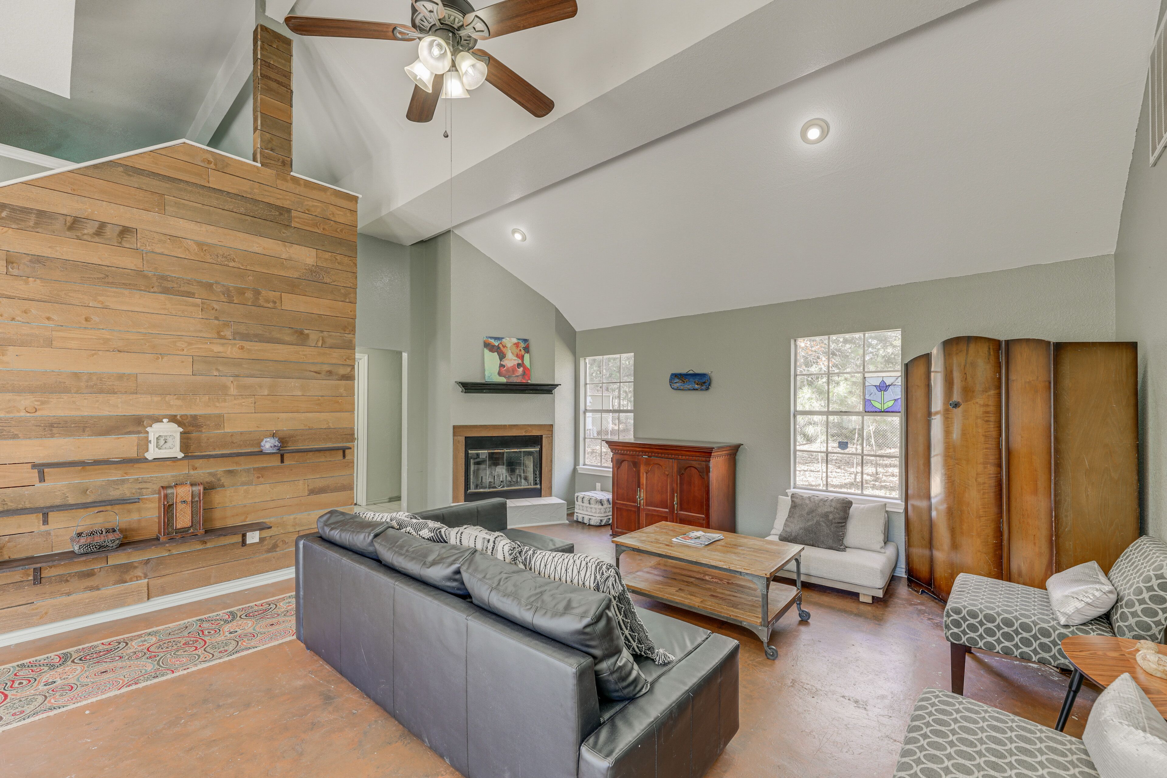 Texas Retreat w/ Deck, Near Fishing & State Park!