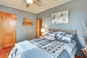 3 bedrooms, iron/ironing board, internet, bed sheets