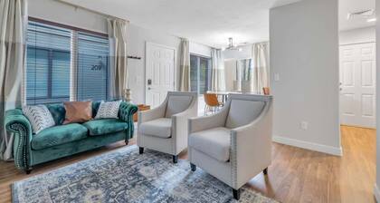 Modern BOHO downtown condo w/secured parking