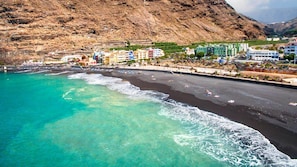 شاطئ