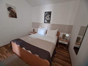 1 bedroom, WiFi, bed sheets