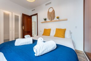 Iron/ironing board, free WiFi, bed sheets - MalagaSuite La Nogalera Holidays (Torremolinos)