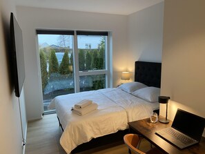 In-room safe, desk, laptop workspace, blackout drapes - CPH Like Home (Kastrup)