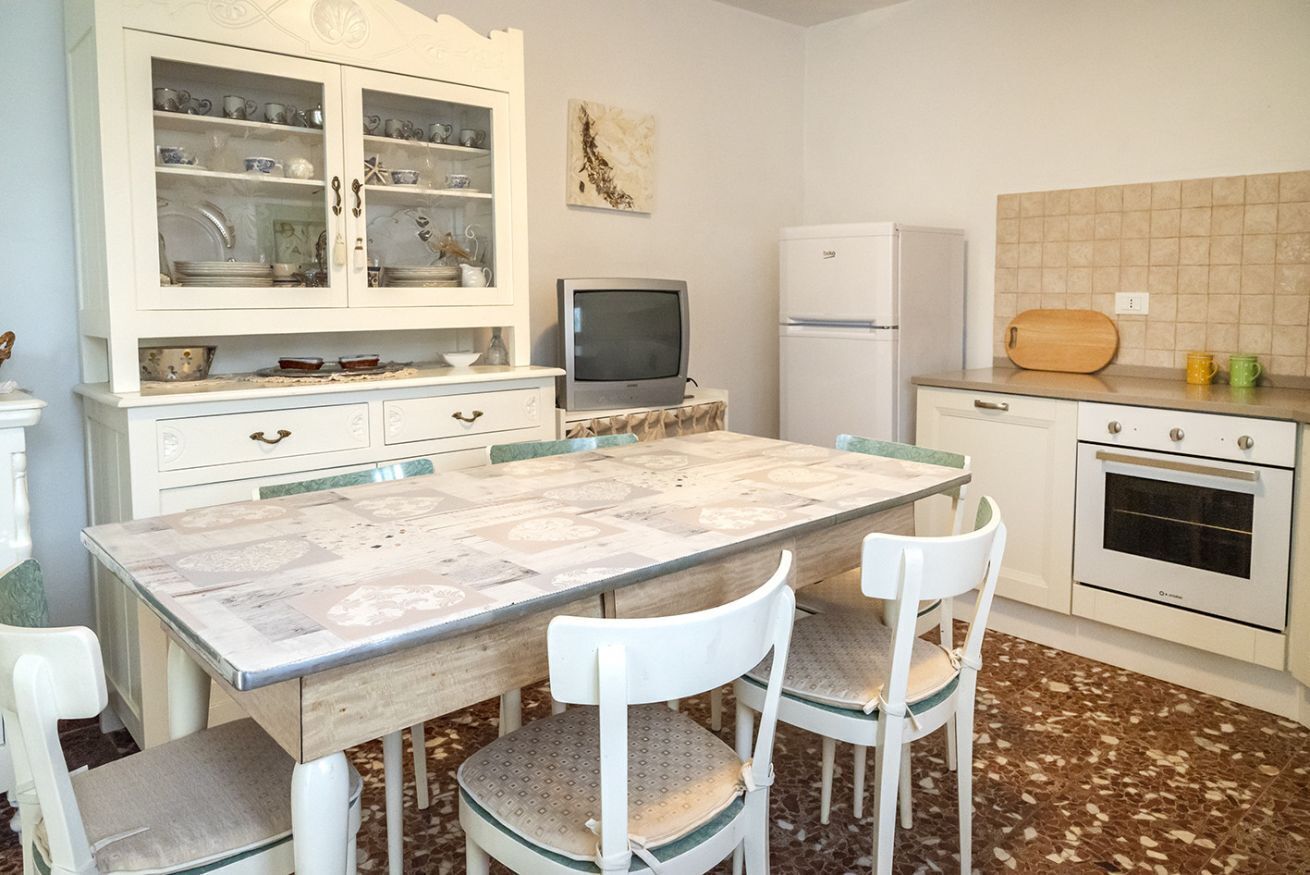 Fridge, oven