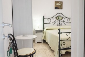 2 bedrooms, WiFi, bed sheets - SE033 - Senigallia, new three-room apartment close to the sea (Cesano)