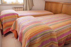 2 bedrooms, WiFi, bed sheets