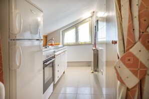 Fridge, oven - SE034 - Senigallia, lovely attic with sea view (Cesano)
