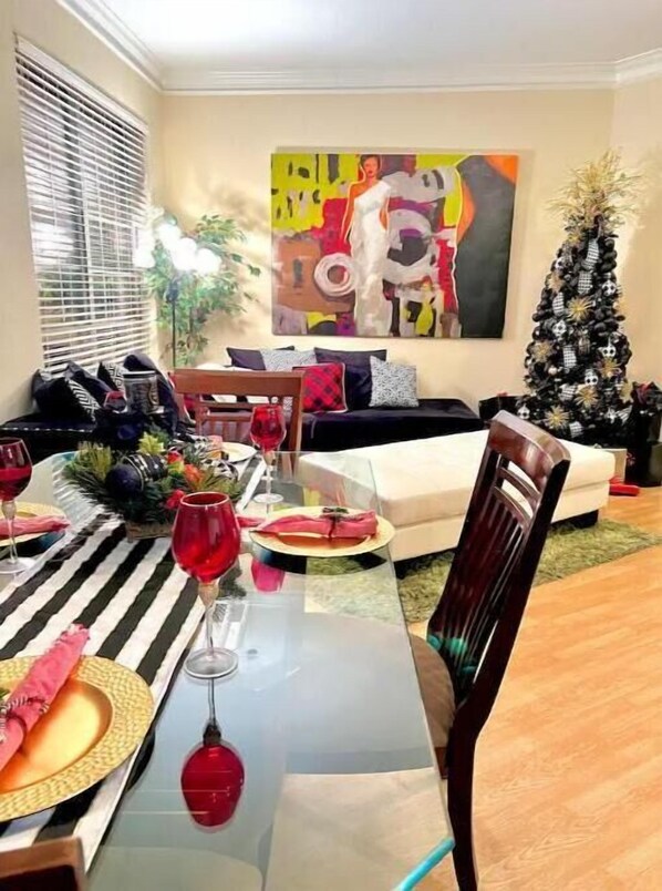 Interior - Dazzling Downtown Loft (Houston)