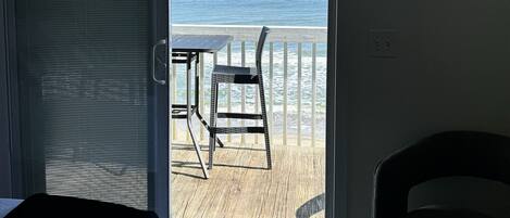 2 habitaciones, tabla de planchar con plancha, cuna de viaje y wifi