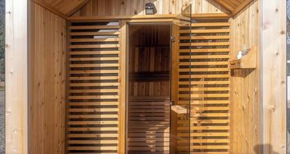 River Run Retreat: A Stylish Cottage on the Yellowstone