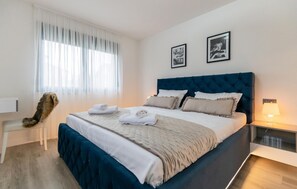 3 dormitorios, cuna de viaje, wifi gratis y ropa de cama