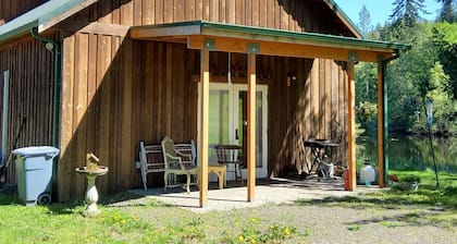 Peaceful, Cozy place in the woods. A short distance to everything good outdoors.