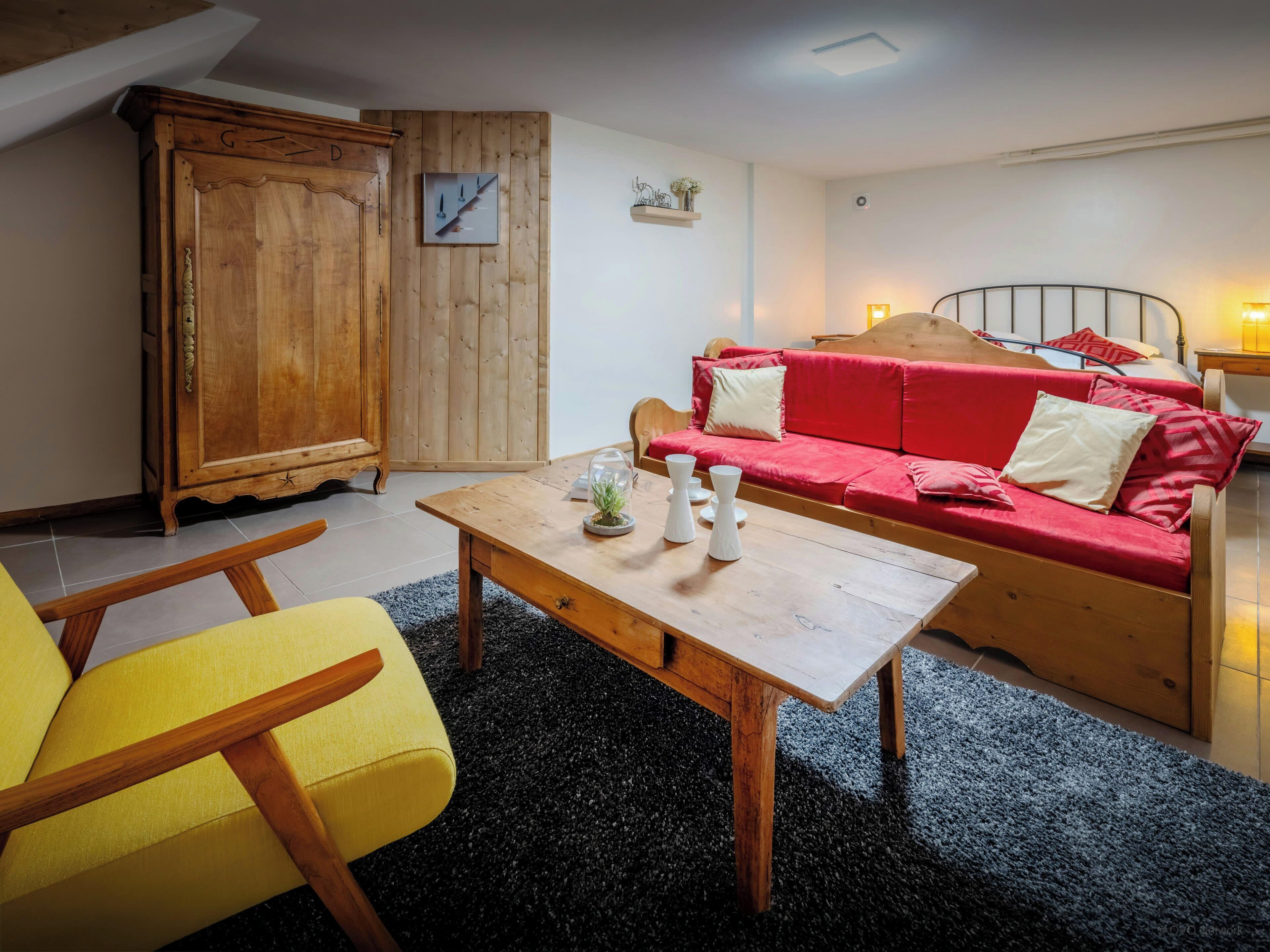 Fernseher, Kamin, Videospiele, Tischfußball