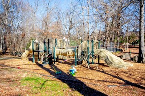 Children’s area - 2 Mi to Dtwn Greensboro: Centrally Located Home (Greensboro)