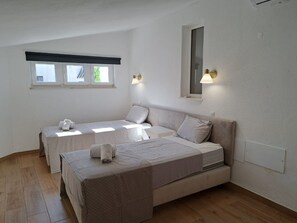 4 bedrooms, desk, iron/ironing board, WiFi - Libertos V4 - VIP Properties by Interhome (Albufeira)