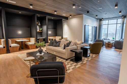 Modern, New Apt | Pool | Long Stays