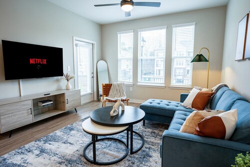 Modern, New Apt | Pool | Long Stays