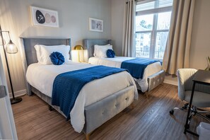 3 soverom, skrivebord, strykejern/-brett og wi-fi
