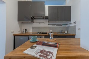 Refrigerador, horno, parrilla de estufa y lavavajillas 