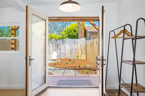 20% Off April 9-11! Amazing Reviews & Views