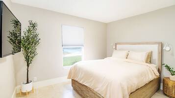 6 soveværelser, skrivebord, strygejern/strygebræt, weekendseng