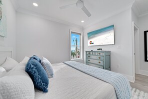 4 bedrooms, iron/ironing board, WiFi, bed sheets