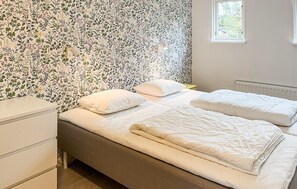 4 dormitorios, cuna de viaje, wifi gratis y ropa de cama