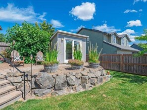 Exterior - Dundee Hillside Retreat (Dundee)