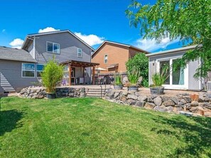 Exterior - Dundee Hillside Retreat (Dundee)