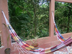 Exclusive Chalet, 1 Bedroom, River View, Garden Area | Living area | Smart TV, Netflix, streaming services - Limão Zen (Paraty)