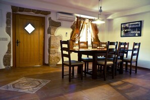 Dining - Villa Mediterana (Kvarner - Kras) (Kras)