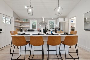 Dining - Modern 3-Bed Home 5 min from Downtown Raleigh! (Raleigh)