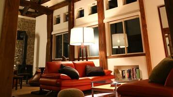 Hanz Outdoor Residence | Living area | Fireplace, heated floors