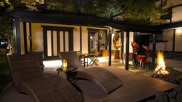 Decoración personalizada, muebles diferentes y ropa de cama