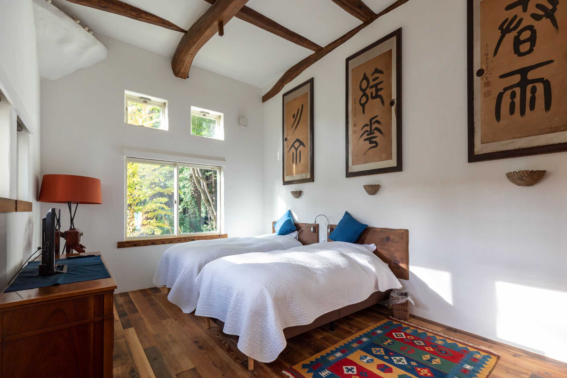 Hanz Outdoor Residence | Individually decorated, individually furnished, bed sheets