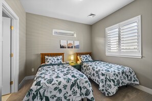 4 bedrooms, desk, iron/ironing board, travel cot