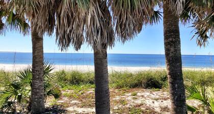 "Sandals and Sunsets" located in a gulf front community! Steps to paradise! Pet friendly!