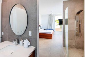 別墅 | 浴室 | 淋浴設備、免費梳洗用品、風筒、提供毛巾